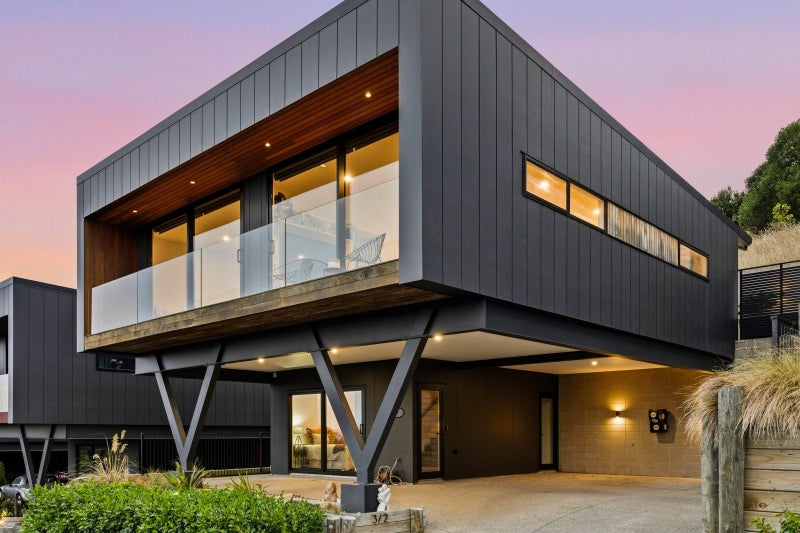 3/2 Clayton Street, Saint Clair, Dunedin - Carousel 28