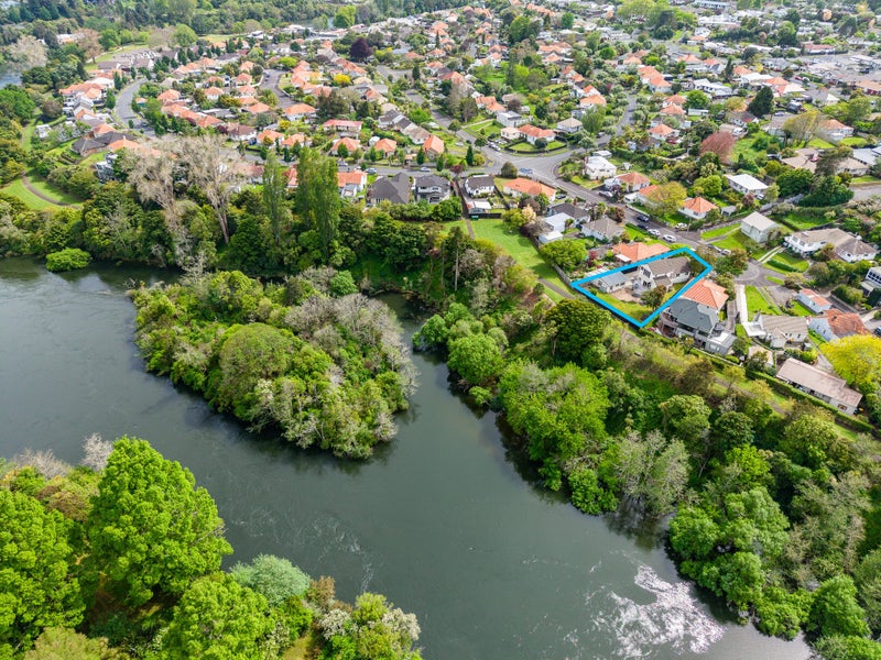 55 Plunket Terrace, Hamilton East, Hamilton - Carousel 21