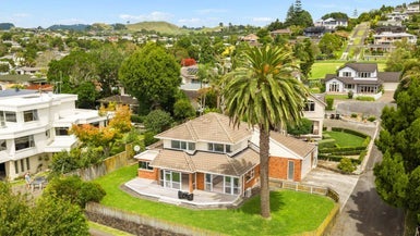 232 Welcome Bay Road, Welcome Bay, Tauranga - Carousel 1