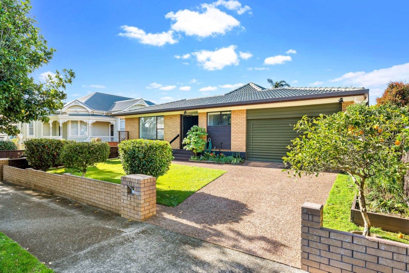 1/11 Orakau Avenue, Epsom, Auckland - Carousel 1
