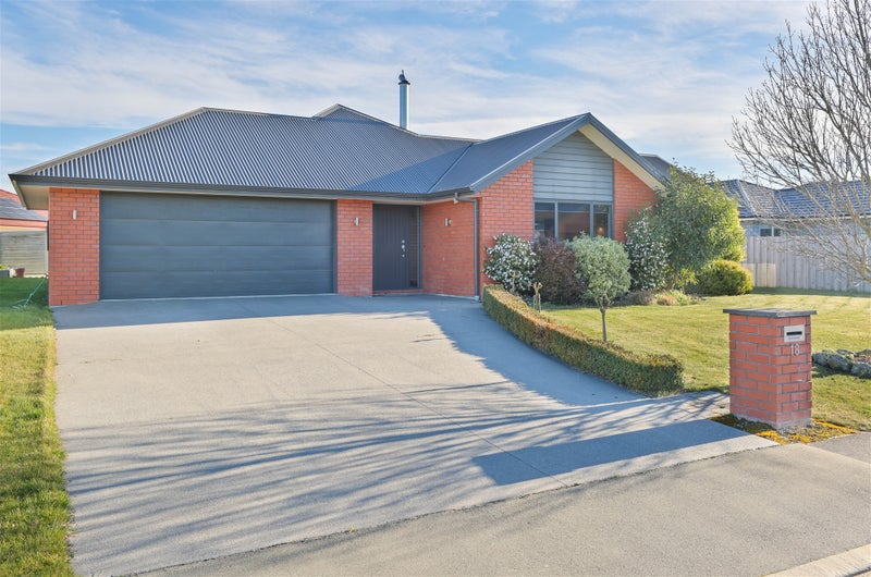 18 Orchard Grove, Netherby, Ashburton - Carousel 2