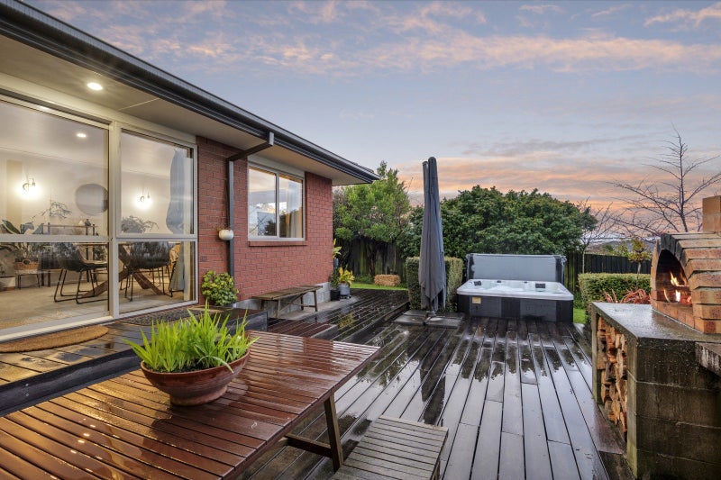 7 Gilders Grove, Heathcote Valley, Christchurch - Carousel 2