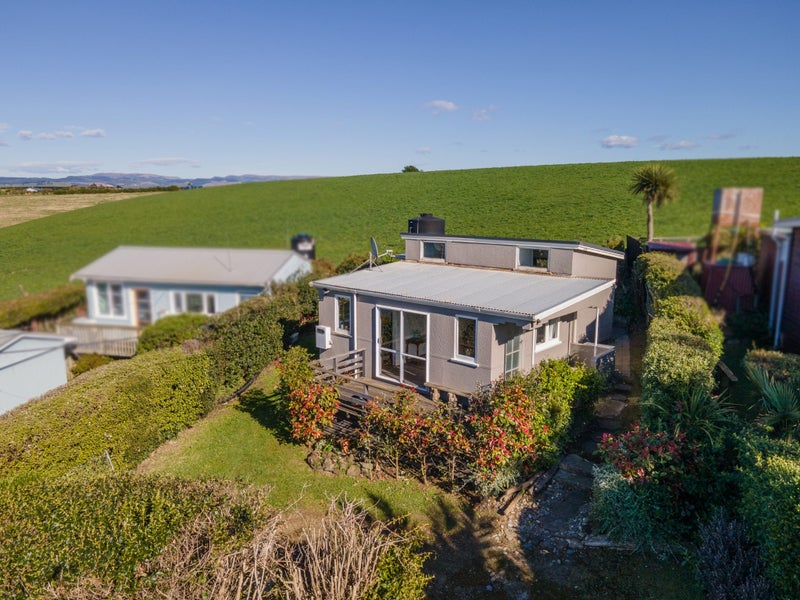 42 Stirling Street, Kakanui, Oamaru - Carousel 1