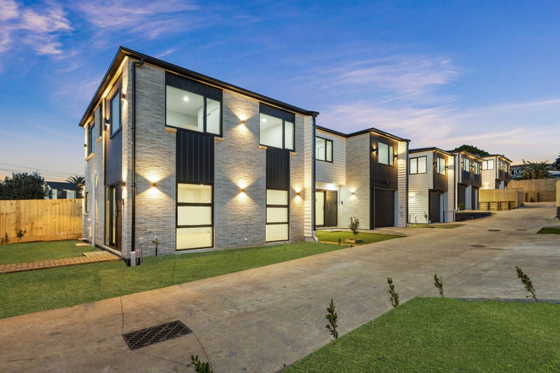 3/592 Massey Road, Mangere, Auckland - Carousel 1