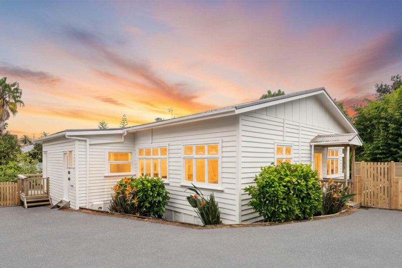97A Carlisle Road, Torbay, Auckland - Carousel 1