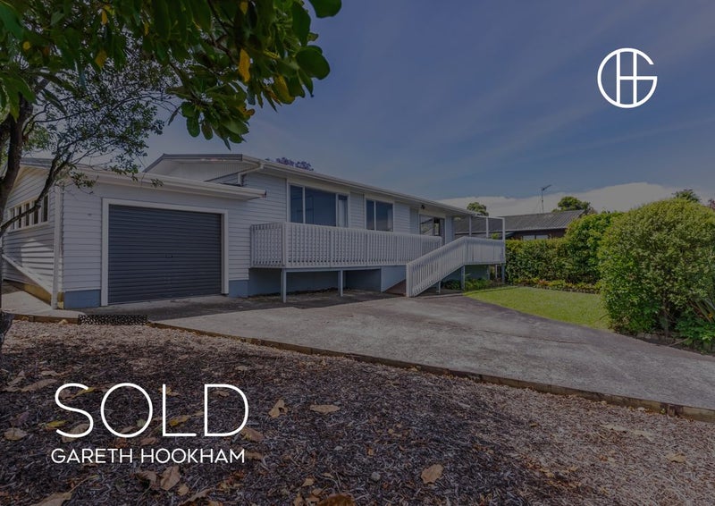 24 Albatross Road, Red Beach, Red Beach - Carousel 1