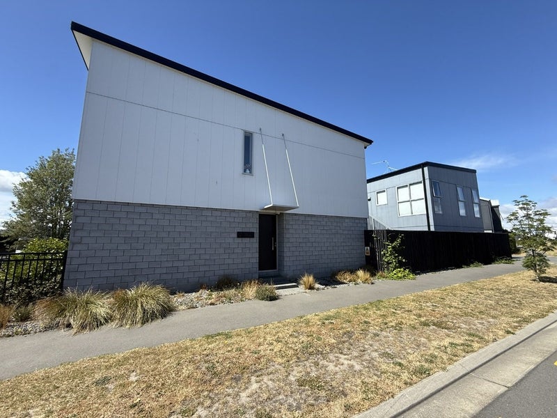 2 Tippet Crescent, Wigram, Christchurch - Carousel 1