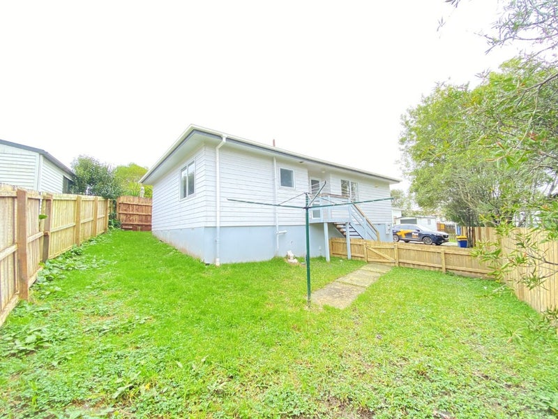5 Meadowvale Rise, Titirangi, Auckland - Carousel 10
