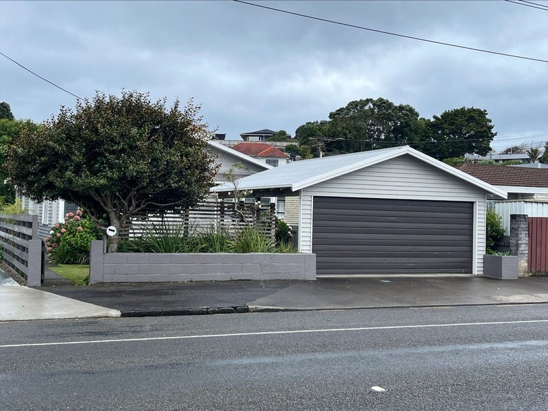 86 Tukapa Street, Westown, New Plymouth - Carousel 17