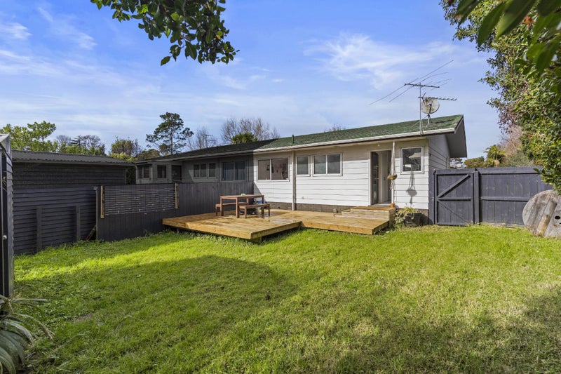 7/19 Bayside Avenue, Te Atatu Peninsula, Auckland - Carousel 1