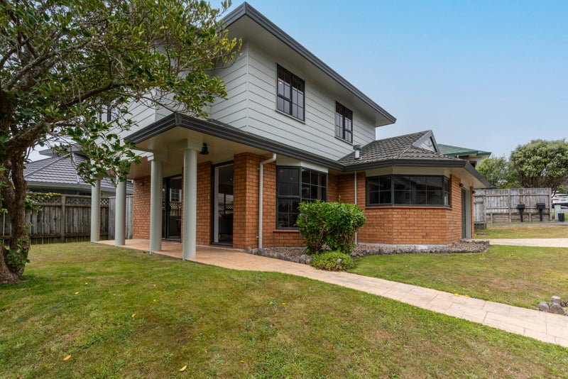 16 Peppertree Lane, Woodridge, Wellington - Carousel 2