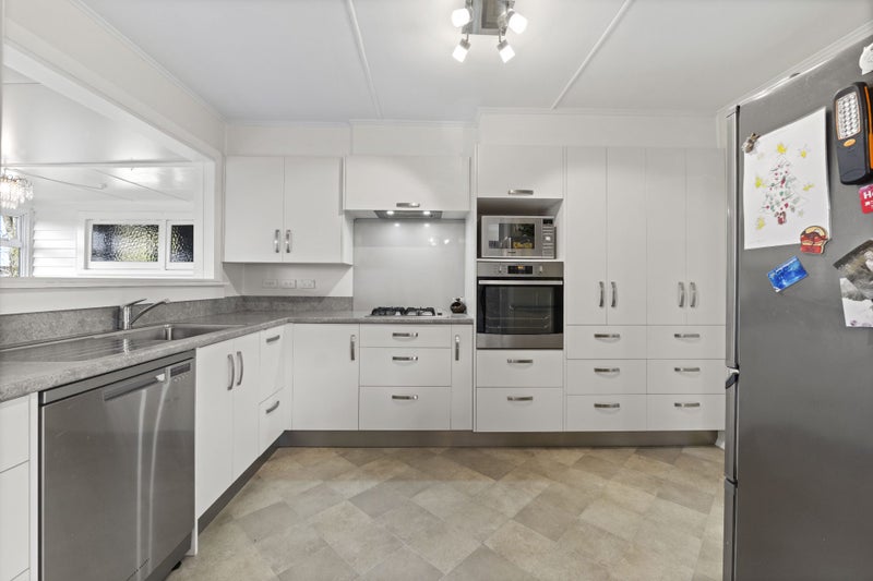 83 Cordelia Street, Stratford - Carousel 2