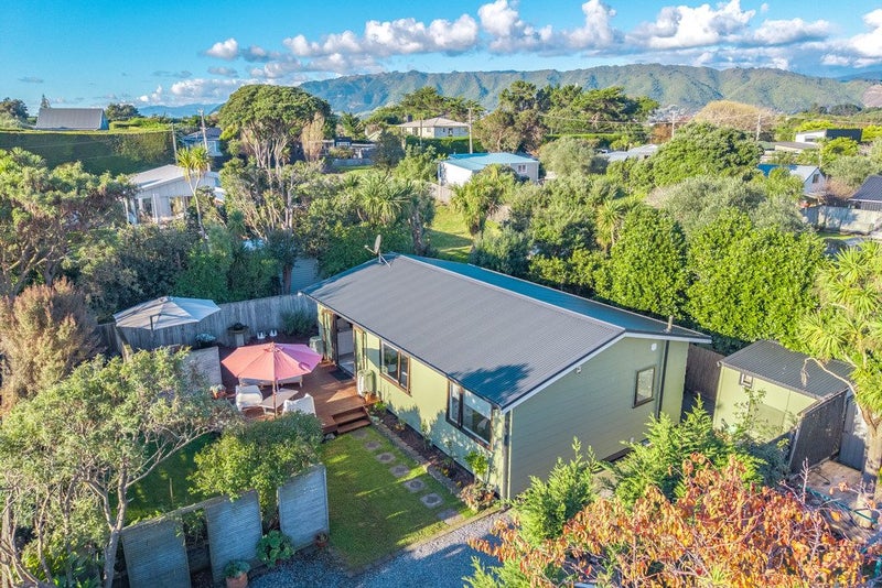 27A Rauparaha Street, Waikanae Beach, Waikanae - Carousel 1