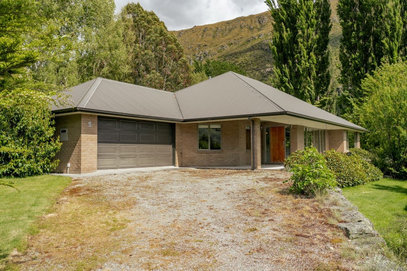 9 Hector Close, Kingston - Carousel 1