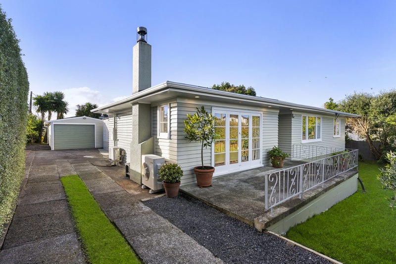 104 Wharf Road, Te Atatu Peninsula, Auckland - Carousel 1