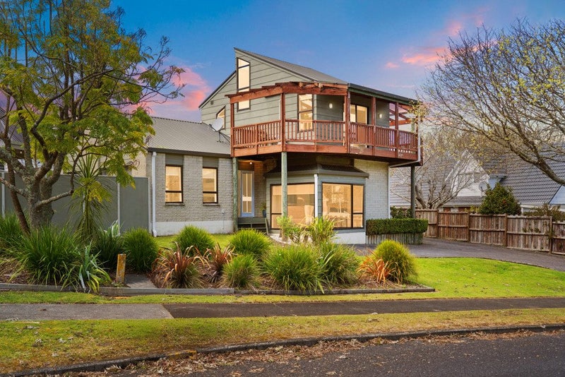 3 Neralee Court, Conifer Grove, Takanini - Carousel 1