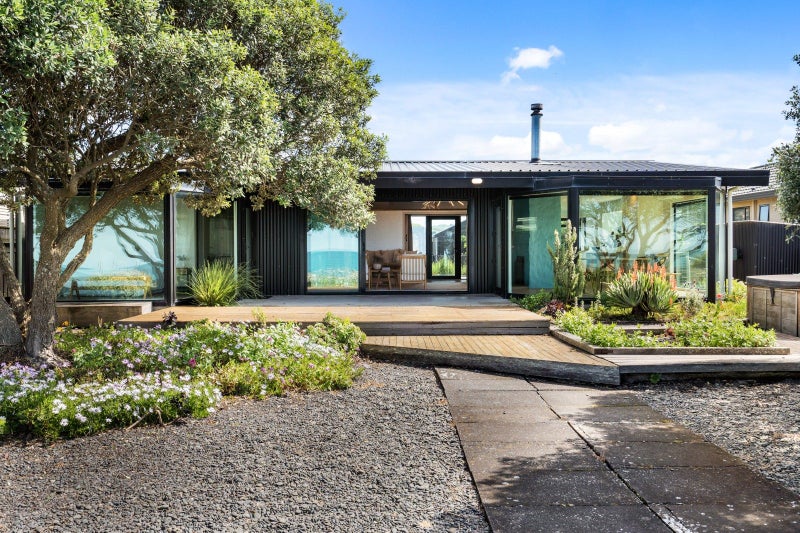 39 Ferguson Street South, Bay View, Napier - Carousel 25
