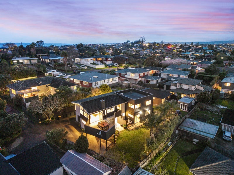 16 Landop Terrace, Howick, Auckland - Carousel 1