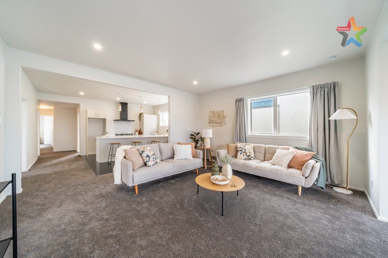 221 The Esplanade, Petone, Lower Hutt - Carousel 2