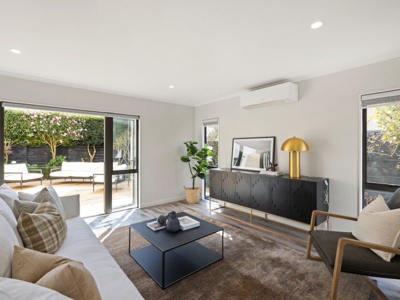 47 Nielsen Gardens, Rototuna, Hamilton - Carousel 1