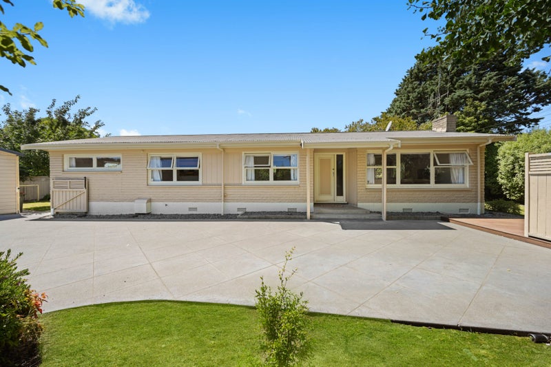 2 Carrington Avenue, Hillcrest, Hamilton - Carousel 1