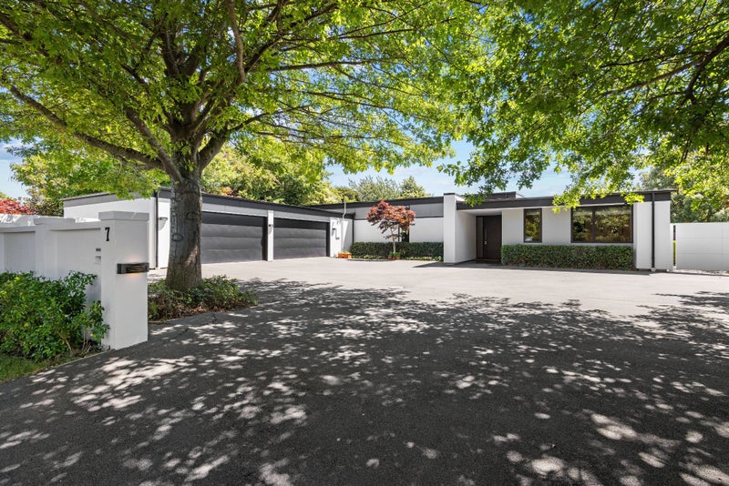 7 Carnaby Close, St Albans, Christchurch - Carousel 2