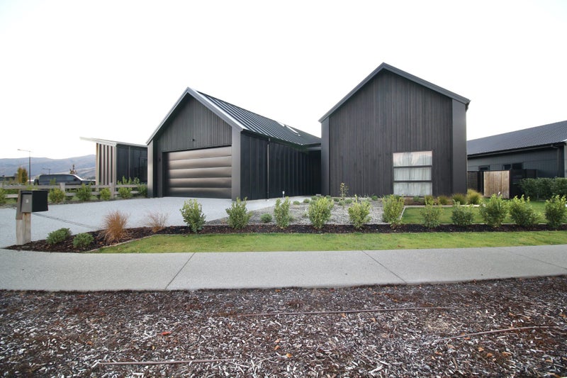 9 Blondie Drive, Cromwell, Cromwell - Carousel 1