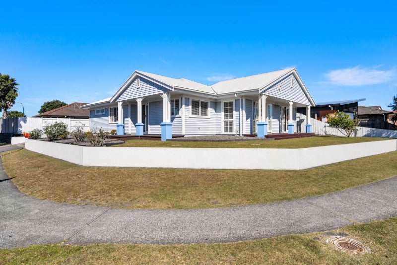 2 Sarah Place, Papamoa Beach, Papamoa - Carousel 1