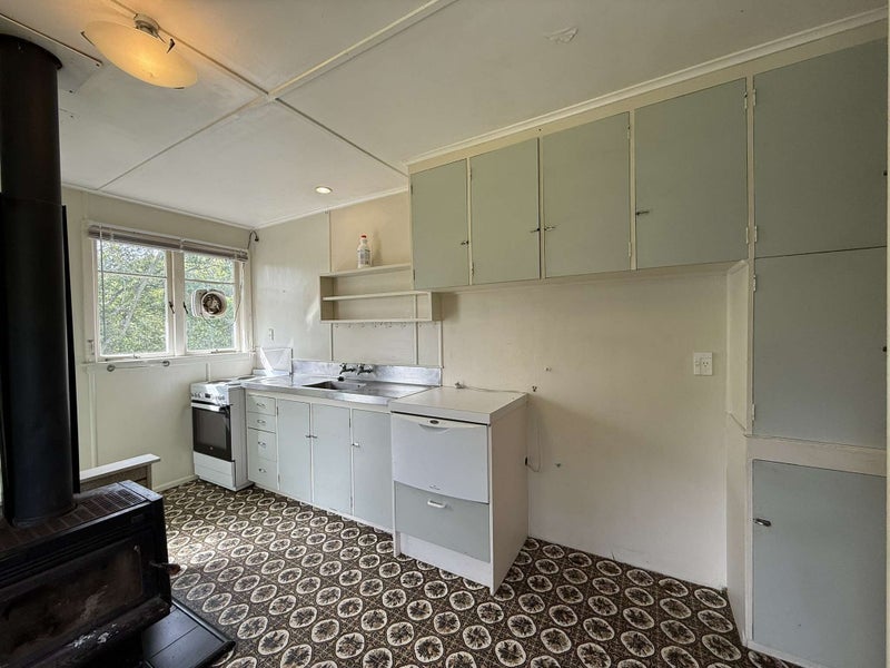 117 Fitzherbert Street, Featherston - Carousel 2