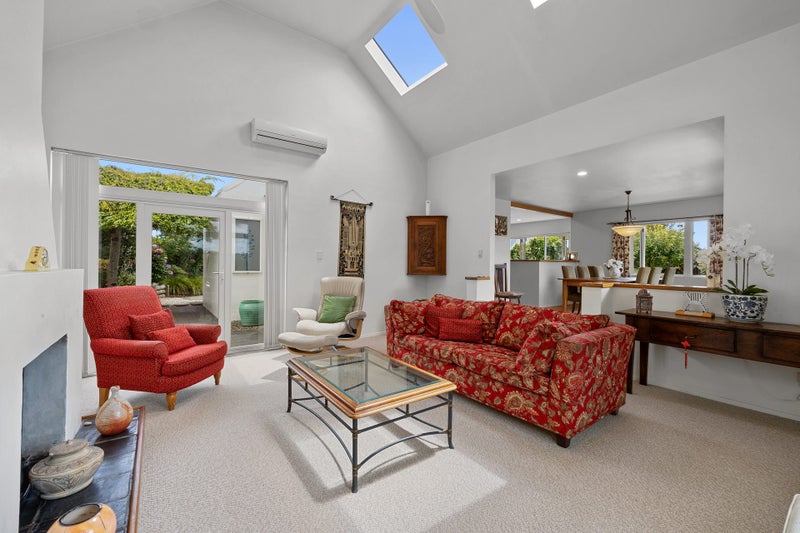 3 Waiwera Place, Merrilands, New Plymouth - Carousel 1