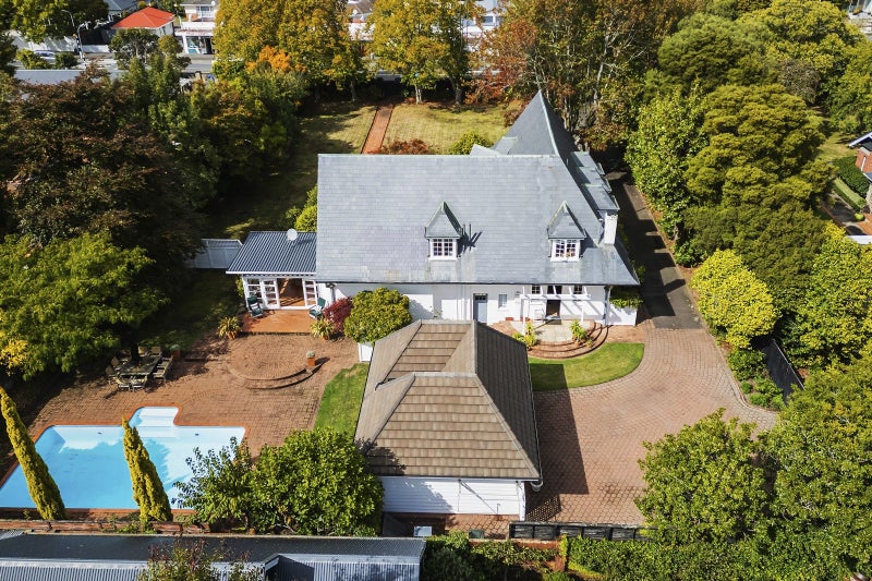 305 Fergusson Drive, Heretaunga, Upper Hutt - Carousel 2