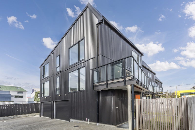 4/101 Rongotai Road, Kilbirnie, Wellington - Carousel 1