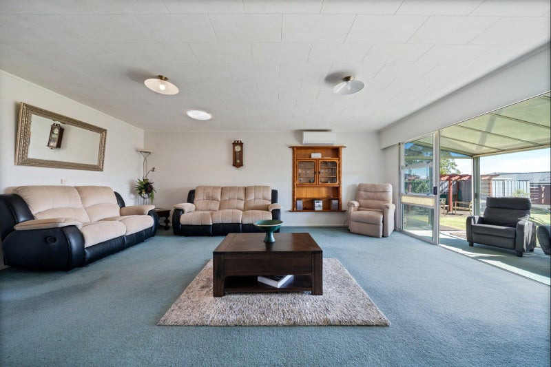 19 Bronte Place, Whalers Gate, New Plymouth - Carousel 2