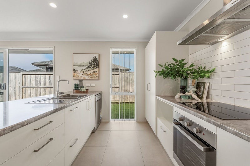 61 Hills View Drive, Papamoa, Papamoa - Carousel 2