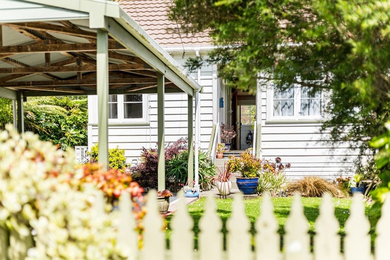 21 Feist Street, Naenae, Lower Hutt - Carousel 2