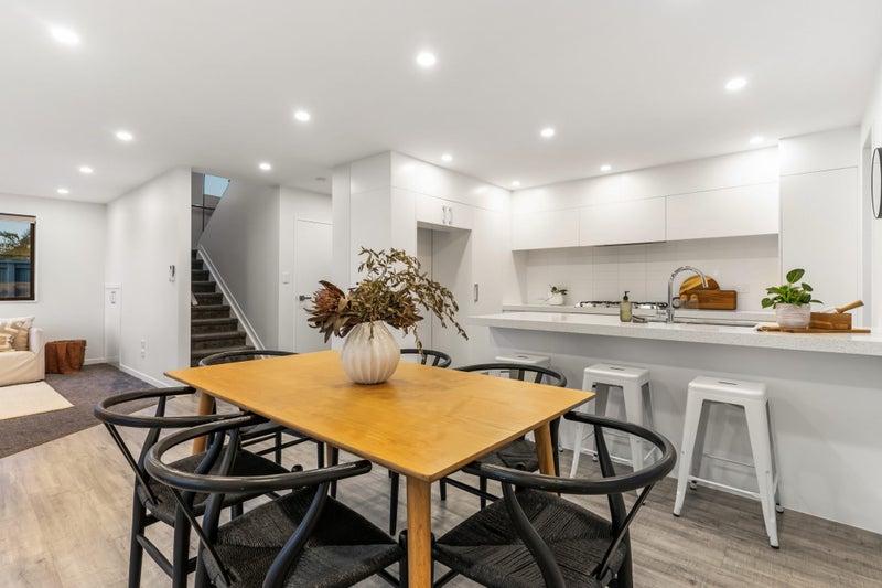 8 Renata Crescent, Te Atatu Peninsula, Auckland - Carousel 2