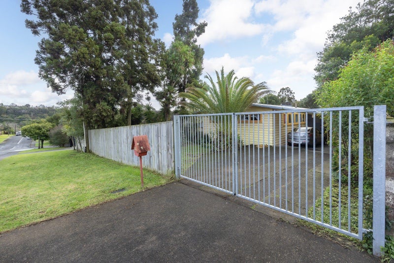 31 Taipari Road, Te Atatu Peninsula, Auckland - Carousel 2