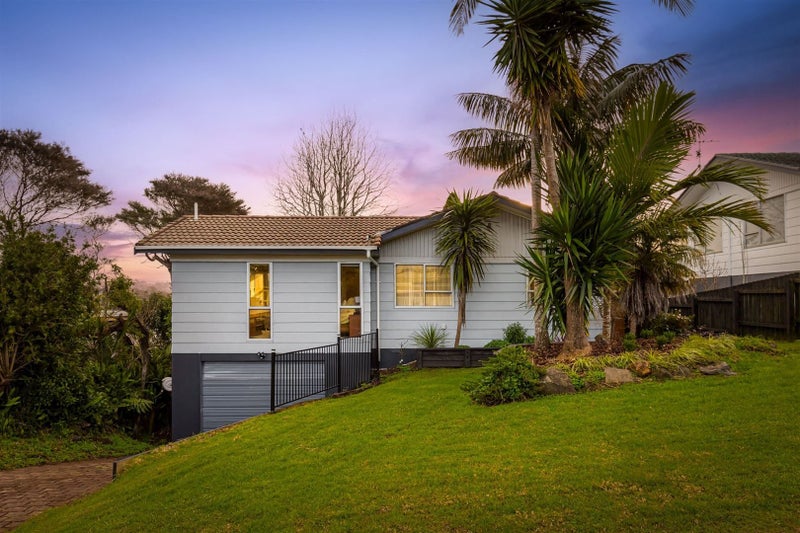 49 Redwood Drive, Massey, Auckland - Carousel 1