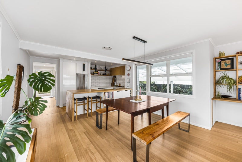 6 Esmeralda Avenue, Avondale, Auckland - Carousel 2