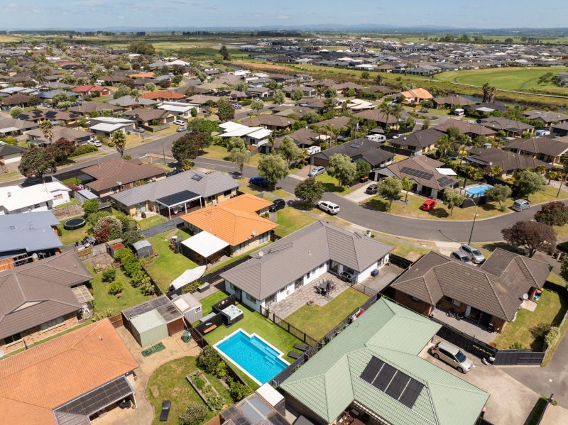 8 Nicole Place, Papamoa Beach, Papamoa - Carousel 2