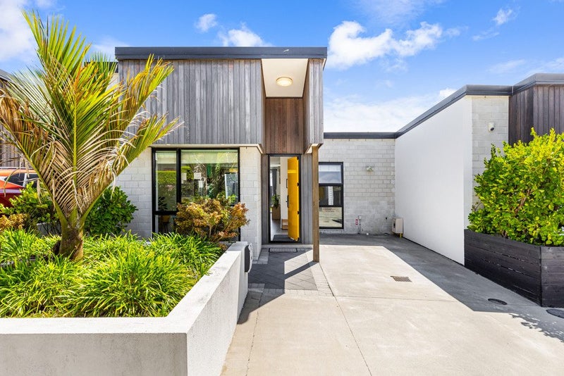 31B Westgate Drive, Westgate, Auckland - Carousel 1