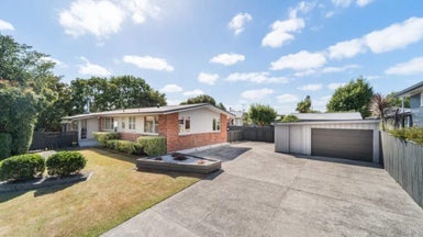 5 Buick Crescent, Awapuni, Palmerston North - Carousel 1
