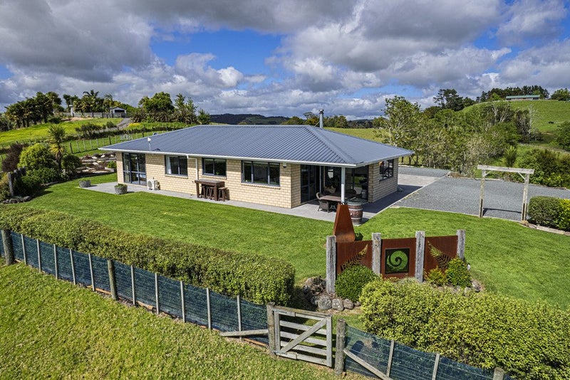 1272 State Highway 1, Whangarei - Carousel 1