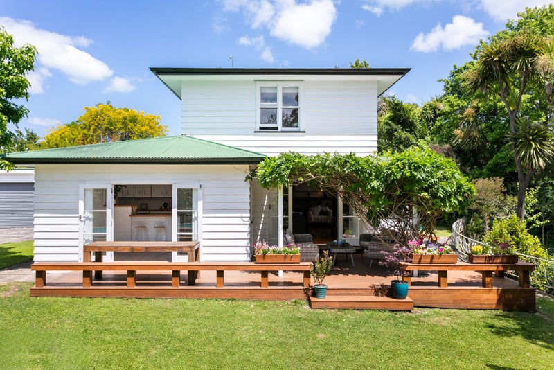 16 Kelvin Street, Inner Kaiti, Gisborne - Carousel 1