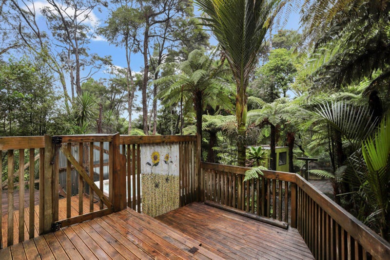 202 Godley Road, Titirangi, Auckland - Carousel 1