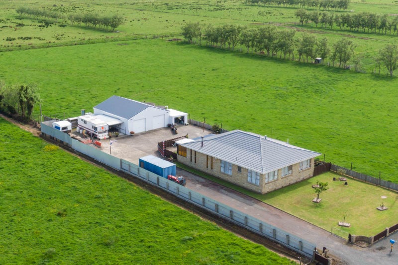 16 South Head Road, Parakai, Helensville - Carousel 1