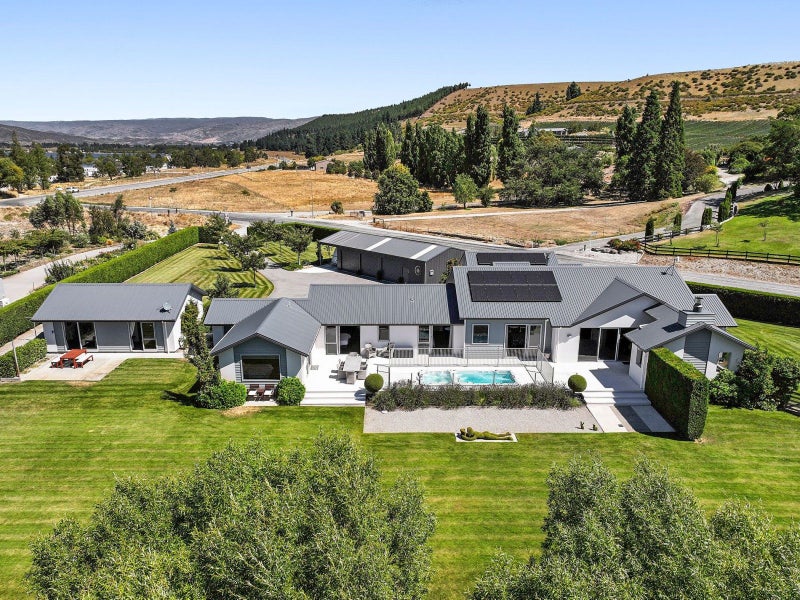 6 Lowburn Valley Road, Cromwell, Central Otago, Otago - Carousel 2