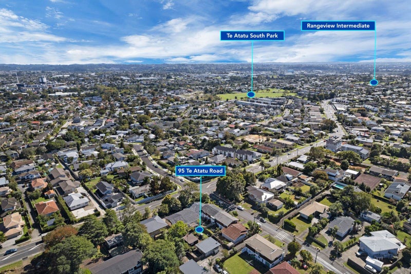 95 Te Atatu Road, Te Atatu South, Waitakere City, Auckland - Carousel 21