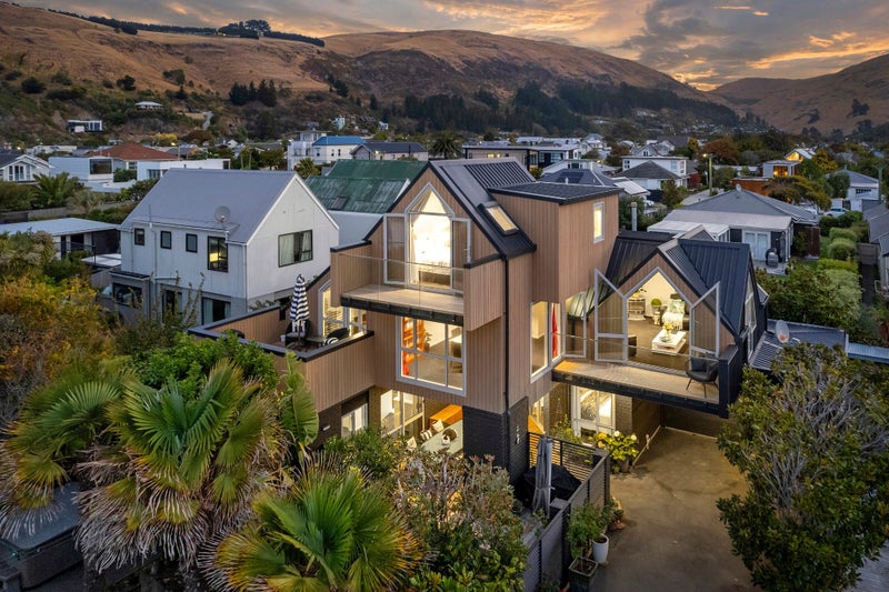 102A Esplanade, Sumner, Christchurch City, Canterbury - Carousel 1