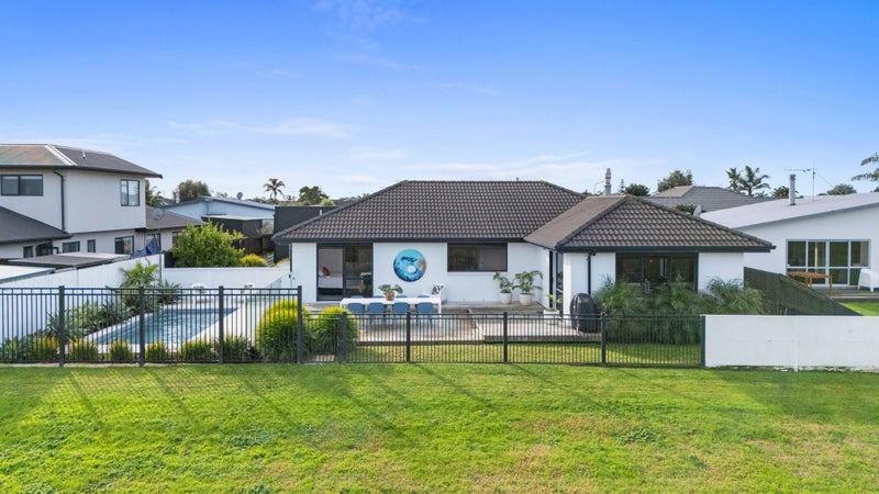 136 Wairakei Avenue, Papamoa Beach, Papamoa - Carousel 1